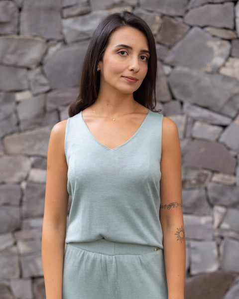 Regata em tricot - Rê com decote V