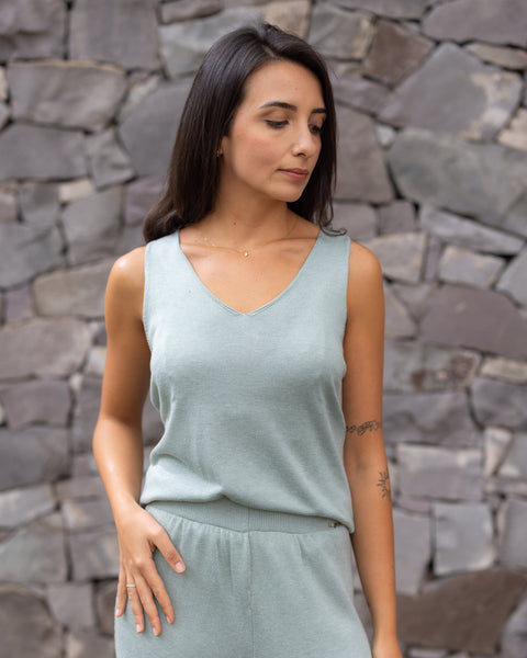 Regata em tricot - Rê com decote V