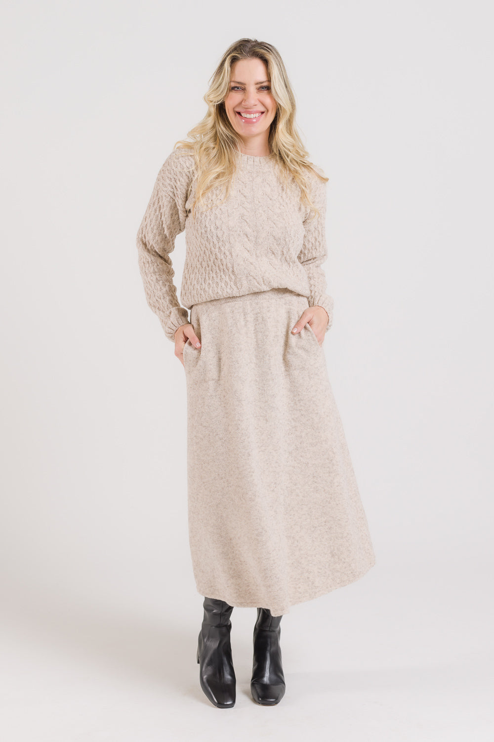 Saia em Tricot com Bolsos - Flávia