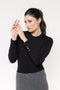 Blusa Básica em Tricot - Micaela com gola redonda e botões