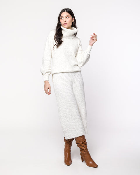 Blusa em Tricot com detalhe no Punho - Livia com gola alta