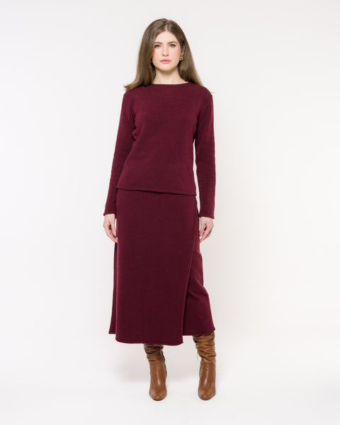 Conjunto em Tricot - Maria Cecília (Blusa + Bomber + Saia) com decote redondo e comprimento midi