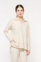 Blusa em Tricot Ampla e Gola Polo V - Alana com modelagem ampla