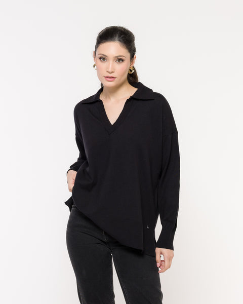 Blusa em Tricot Ampla e Gola Polo V - Alana com modelagem ampla