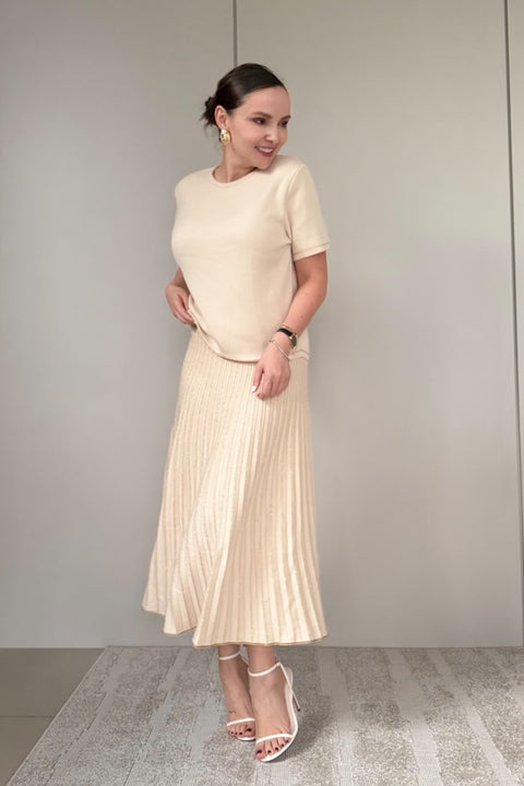 Conjunto Camile - Saia Plissada + T-shirt com decote redondo