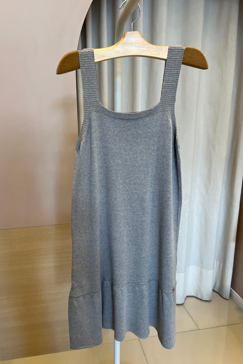 Vestido em Tricot - Luiza com decote quadrado e modelagem evasê