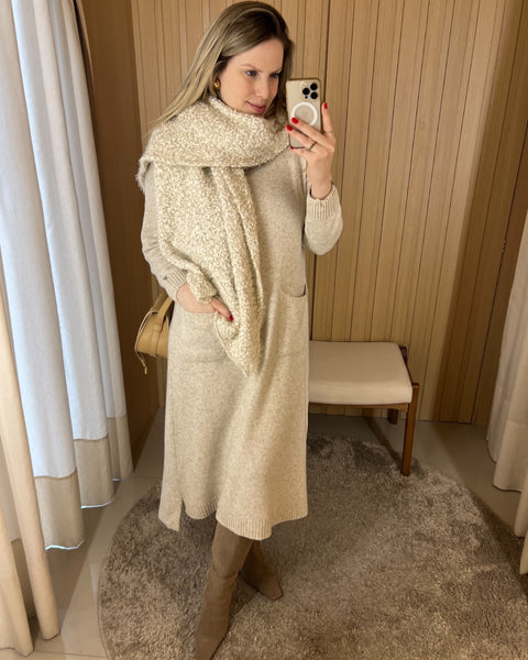 Vestido em Tricot com Bolsos - Zoe com comprimento midi e bolsos frontais