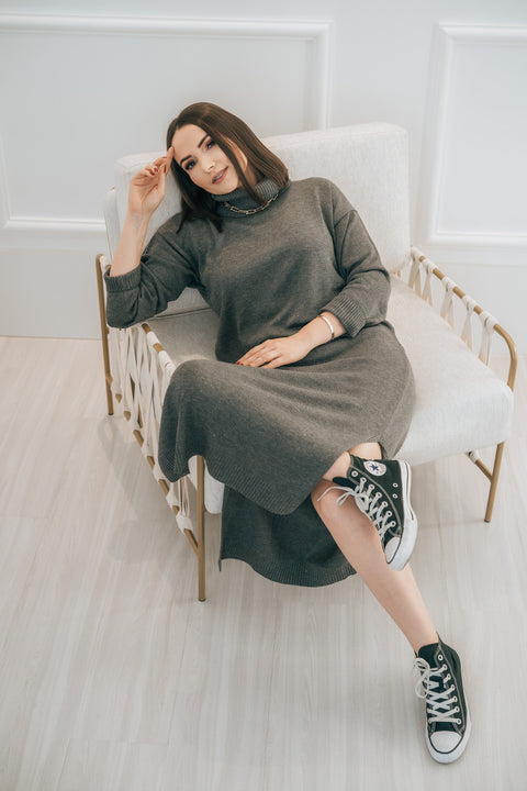 Vestido Tricot Minimalista - Ali com gola alta e modelagem reta