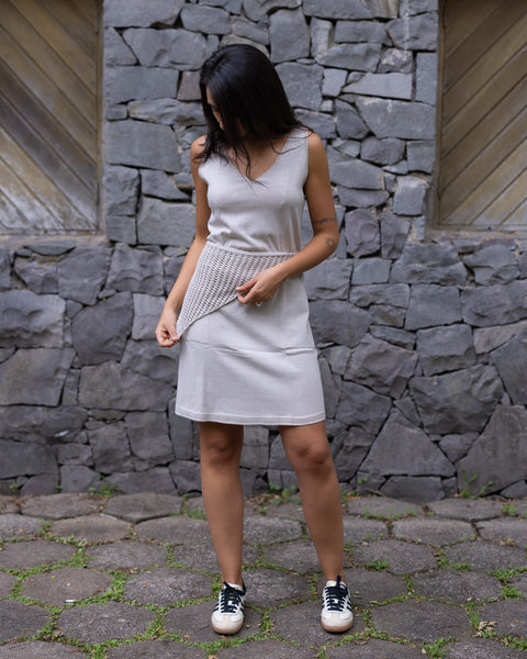 Vestido em Tricot - Clara com decote V e modelagem evasê