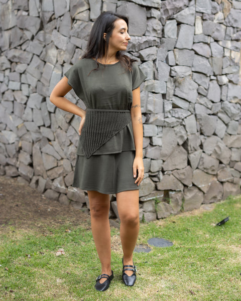 Conjunto em Tricot - Cris (Minissaia + Colete) com decote redondo e modelagem evasê