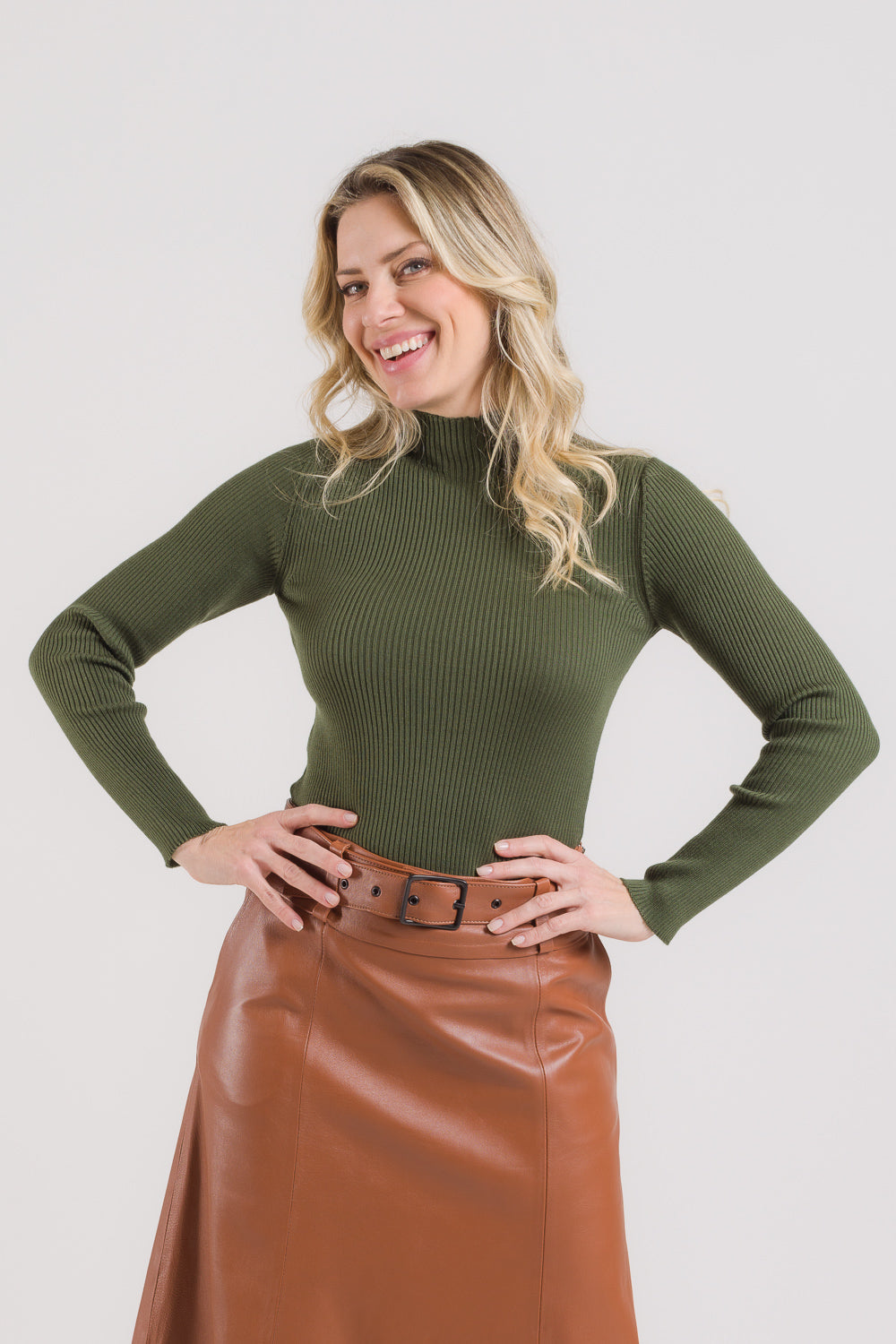 Blusa Básica Tricot Canelada Gola Chaminé