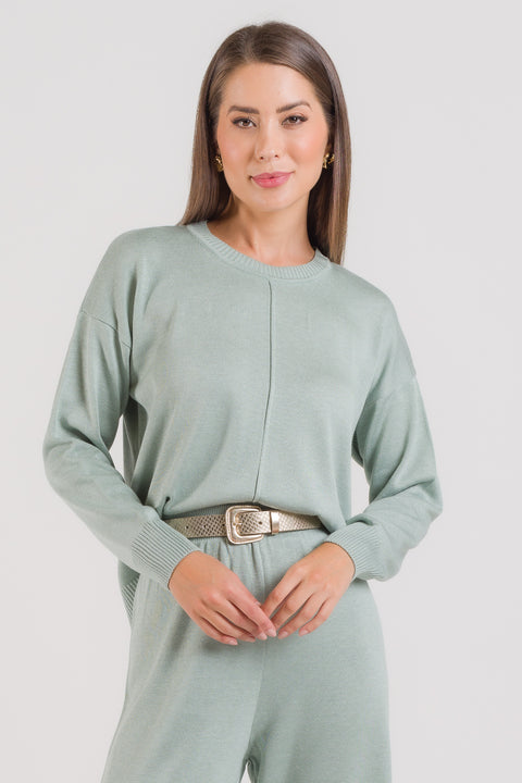 Blusa em Tricot com Nervura Frontal - Valéria com decote redondo e modelagem ampla