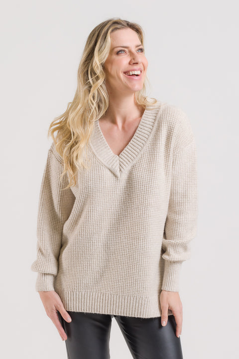 Blusa em Tricot com Decote V - Cléo com modelagem ampla