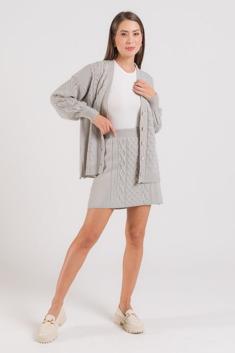 Casaco em Tricot com Tranças - Antônia com decote V e modelagem ampla