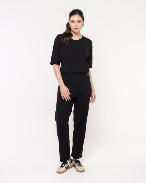 T-shirt em Tricot - Elisa com decote redondo e modelagem ampla