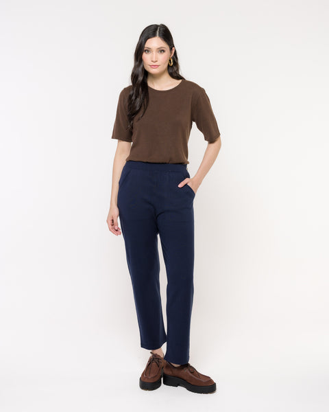 T-shirt em Tricot - Elisa com decote redondo e modelagem ampla