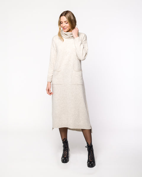 Vestido em Tricot com Bolsos - Zoe com comprimento midi e bolsos frontais