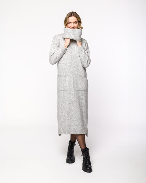 Vestido em Tricot com Bolsos - Zoe com comprimento midi e bolsos frontais