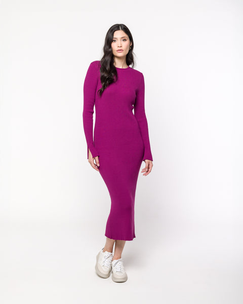 Vestido Tricot Canelado com Fenda - Alessandra com gola redonda