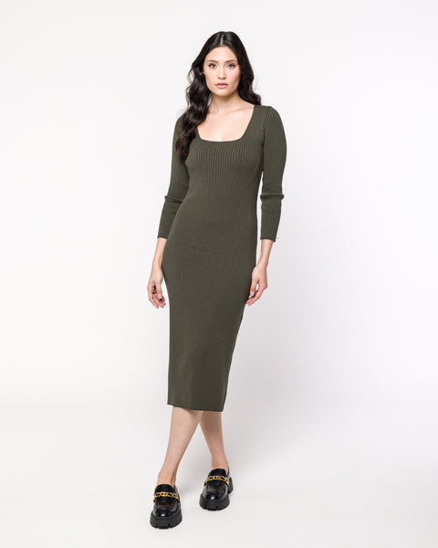 Vestido em Tricot Canelado Decote Quadrado - Stella com comprimento midi e fenda lateral