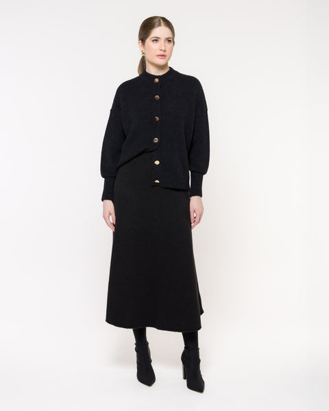 Casaco em Tricot Oversized - Juliana com modelagem ampla e mangas retas