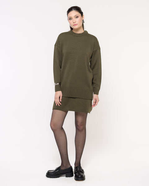 Maxi Pull em Tricot - Patricia com decote redondo e mangas retas