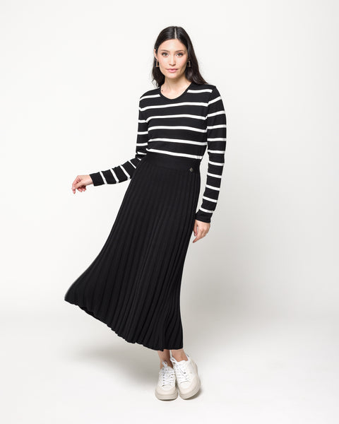 Blusa em Tricot Listrada - Lorena com decote redondo