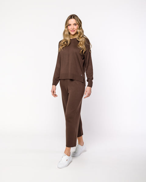 Blusa em Tricot com Nervura Frontal - Valéria com decote redondo e modelagem ampla