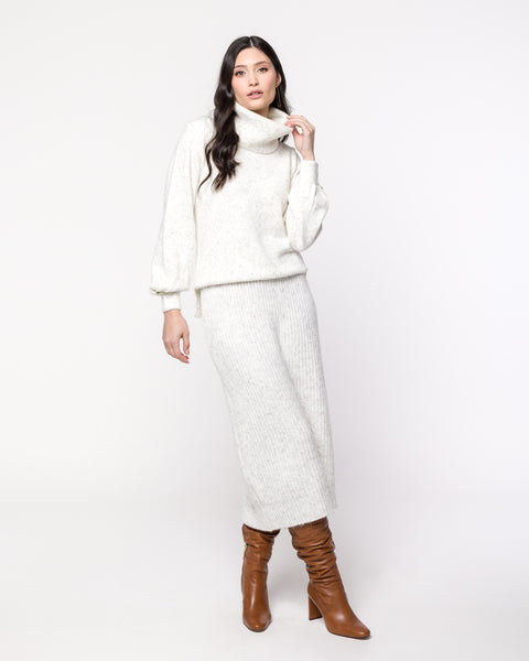 Blusa em Tricot com detalhe no Punho - Livia com gola alta