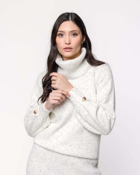 Blusa em Tricot com detalhe no Punho - Livia com gola alta