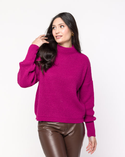 Blusa Tricot Gola Chaminé - Yasmin com modelagem ampla