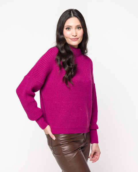 Blusa Tricot Gola Chaminé - Yasmin com modelagem ampla