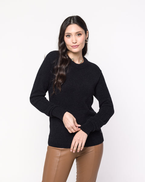 Blusa em Tricot Fio Pluma - Eva com gola redonda e modelagem reta