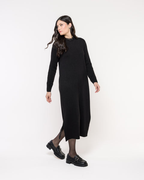 Vestido em Tricot Midi - Betina com decote redondo e comprimento midi