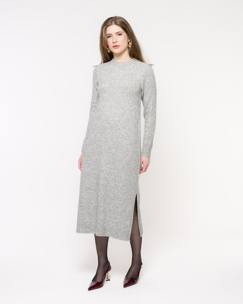Vestido em Tricot Midi - Betina com decote redondo e comprimento midi