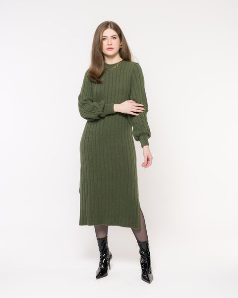 Vestido em Tricot com Manga Bufante e Cinto - Camila com decote redondo e manga posta