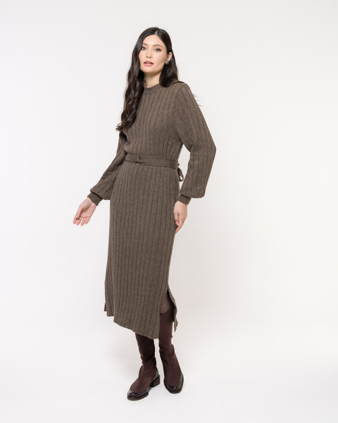 Vestido em Tricot com Manga Bufante e Cinto - Camila com decote redondo e manga posta