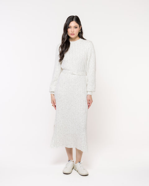 Vestido em Tricot com Manga Bufante e Cinto - Camila com decote redondo e manga posta