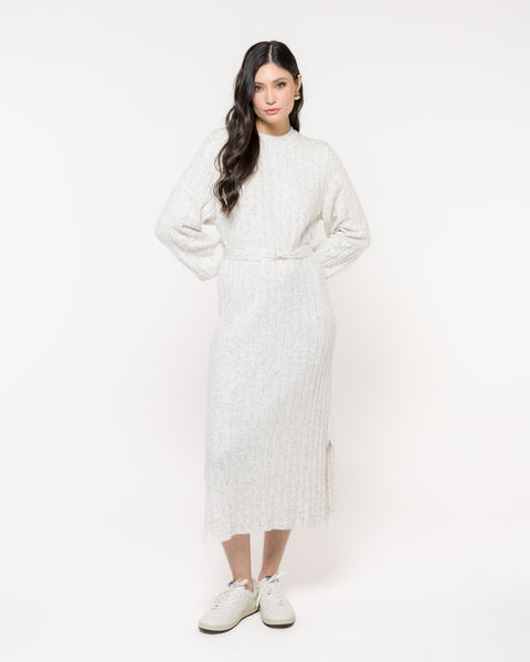 Vestido em Tricot com Manga Bufante e Cinto - Camila com decote redondo e manga posta