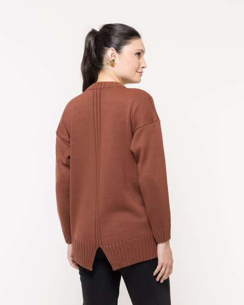Maxi Pull em Tricot - Patricia com decote redondo e mangas retas