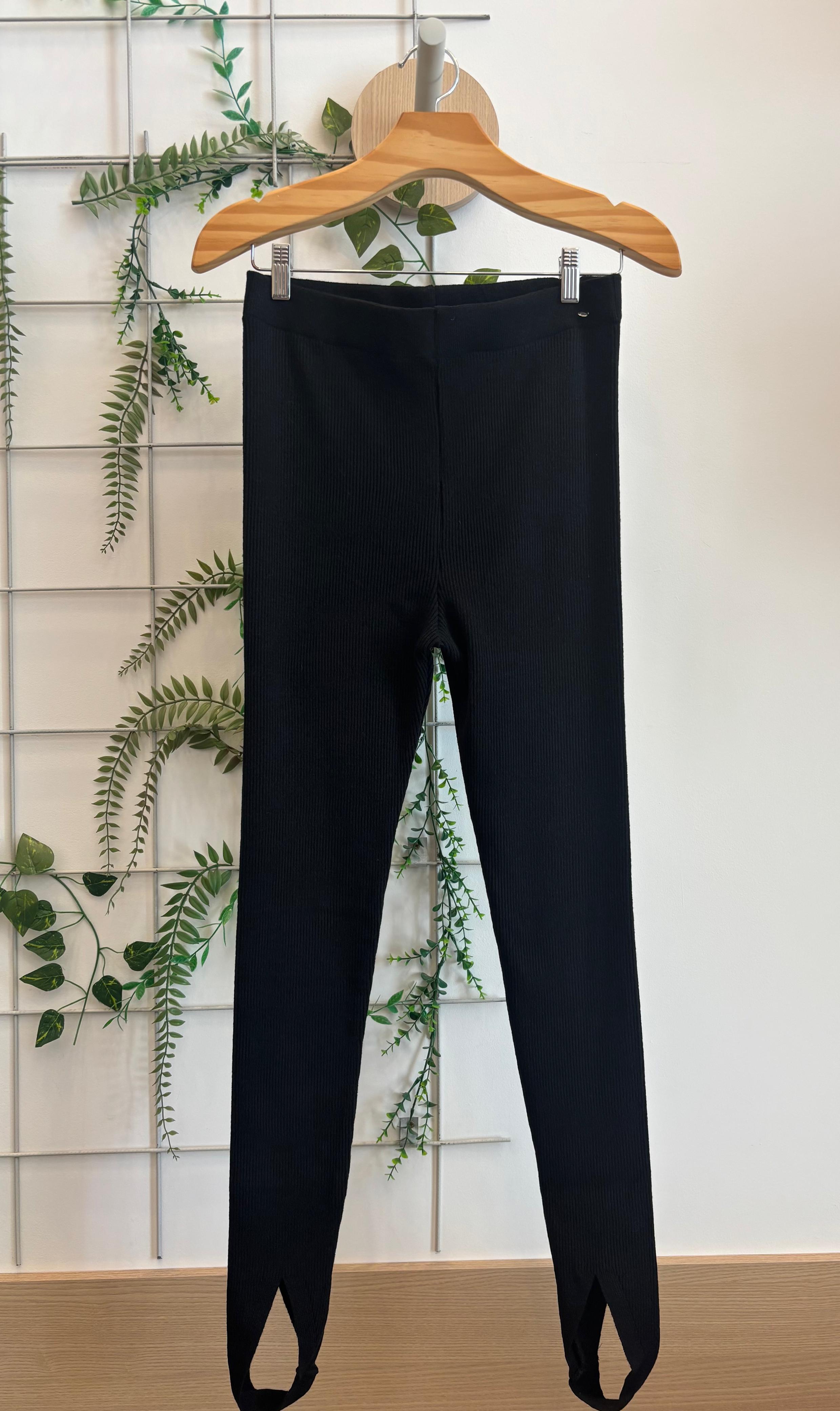 Calça em Tricot Fuseau Canelada - Julia