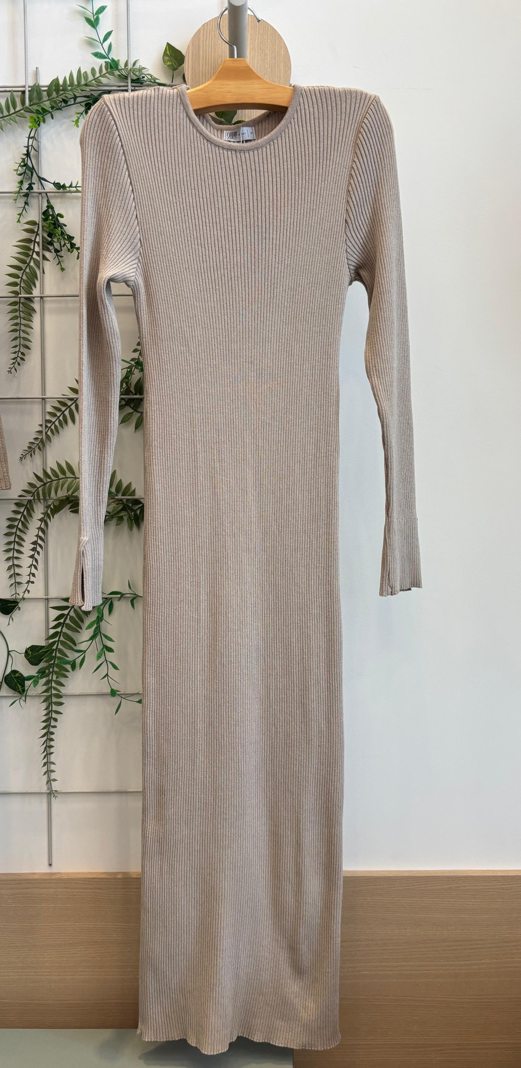 Vestido Tricot Canelado com Fenda - Alessandra