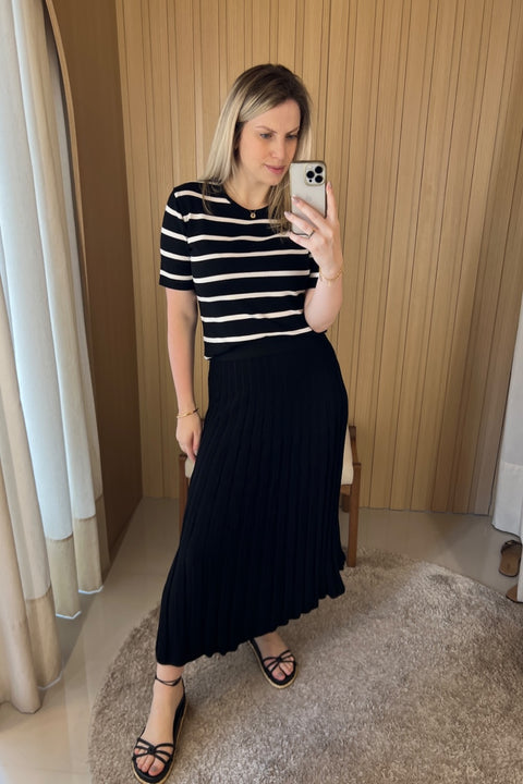 Blusa T-shirt listrada Tricot - Maísa com decote redondo e manga posta