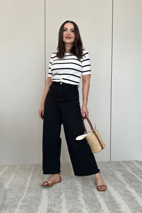 Blusa T-shirt listrada Tricot - Maísa com decote redondo e manga posta