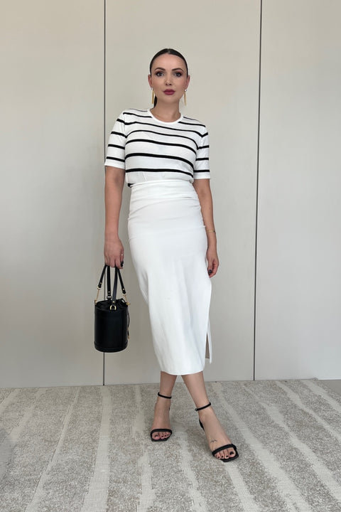 Blusa T-shirt listrada Tricot - Maísa com decote redondo e manga posta