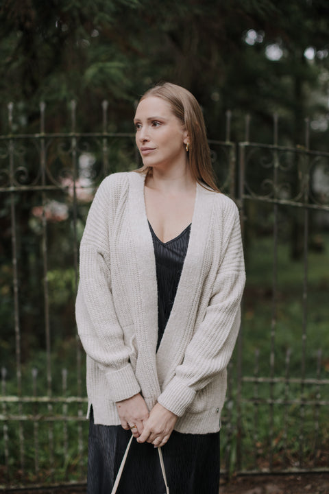 Casaco Tricot Amplo - Pati com modelagem ampla e bolsos frontais