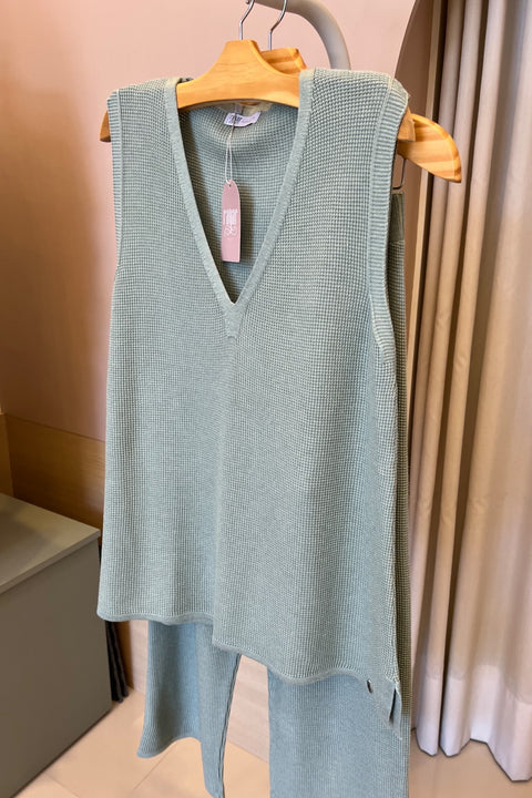 Conjunto em Tricot - Florença (Regata + Calça) com decote V
