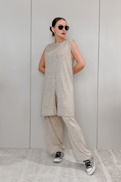 Conjunto em Tricot Milena - Túnica e Calça Reta com decote redondo