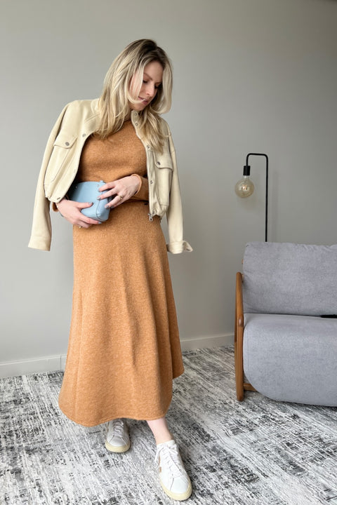 Conjunto em Tricot Madrid (Saia + Blusa + Casaco Oversized)