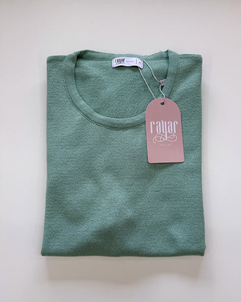 Blusa T-shirt Tricot Básica com decote redondo e manga curta